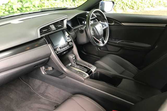Honda Civic 1.0 VTEC Turbo 126 SR 5dr CVT 